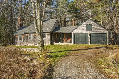 370 Turnpike Dr, Camden, ME 04843