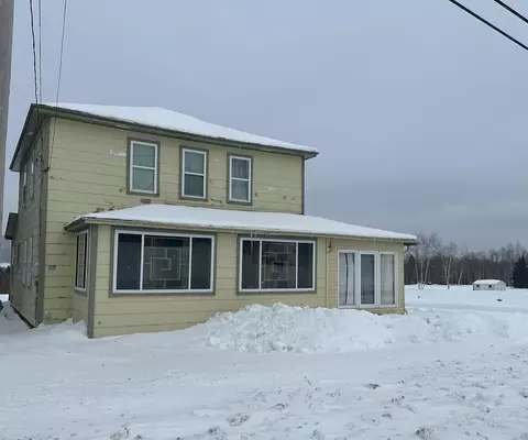 902 Main St, Madawaska, ME 04773