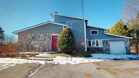 97 Madawaska Rd, Palmyra, ME 04965