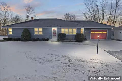 11 Scribner Cir, Lewiston, ME 04240