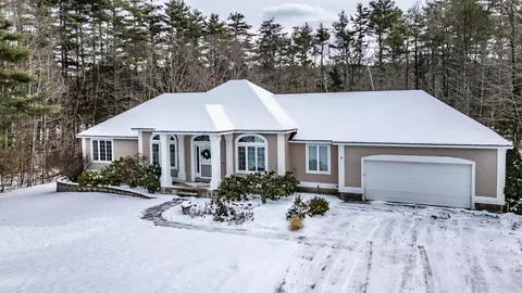 4 Talbot Dr, Arundel, ME 04046