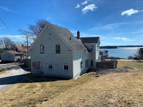 8 View St, Jonesport, ME 04649