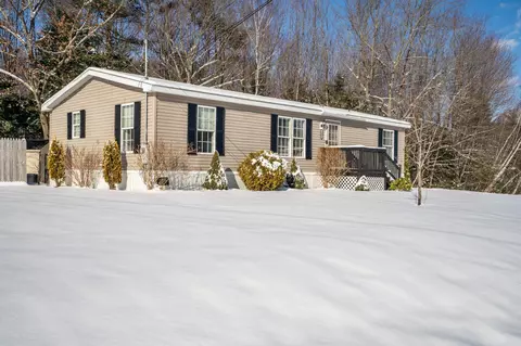 107 Joatmon Dr, Auburn, ME 04210