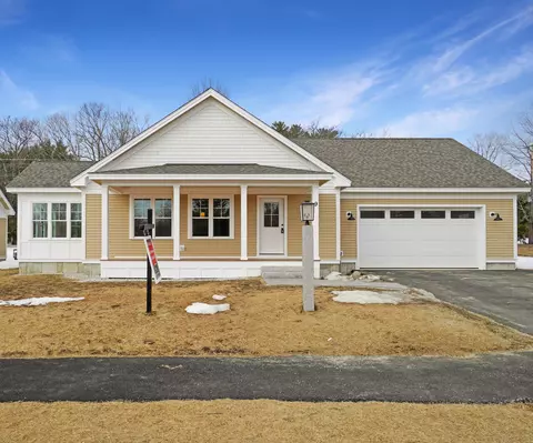 8 Dozer Drive Dr, North Yarmouth, ME 04097