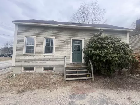 34 School St, Limerick, ME 04048