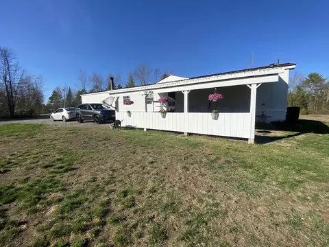 263 Elm St, Mercer, ME 04957