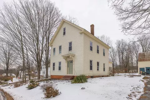 52 Logan St, Berwick, ME 03901