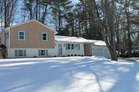 13 Sunset Ave, Lisbon, ME 04252