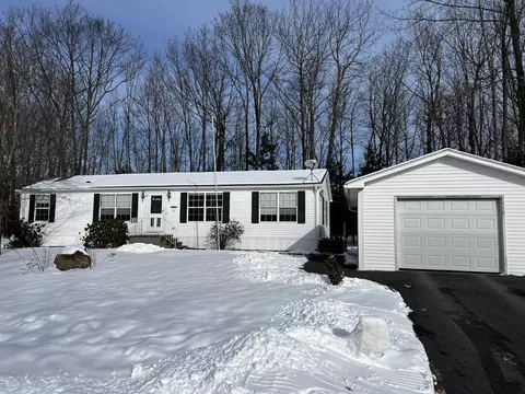20 Buttercup Cir, Auburn, ME 04210