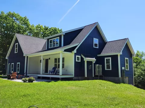 177 Clay Hill Rd, Cape Neddick, ME 03902