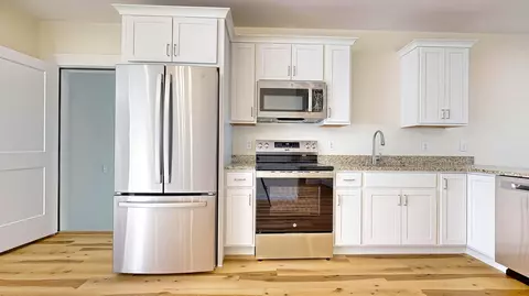 13 Viking Ln #9, Westbrook, ME 04092