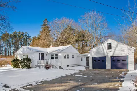 33 Maple Ave, Kennebunk, ME 04043