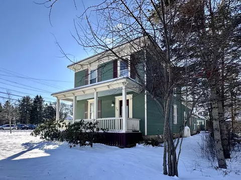 29 Washington St, Calais, ME 04619