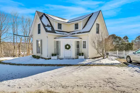 726 Bremen Rd, Waldoboro, ME 04572