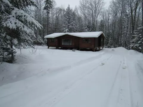 8 Mountain Ridge Ln, Jackman, ME 04945