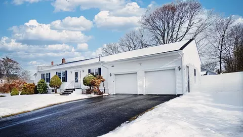 126 Mechanic St, Westbrook, ME 04092
