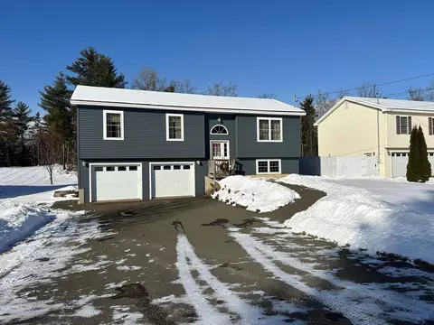 229 Partridge Ln, Hermon, ME 04401