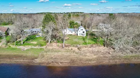 1096 Main Rd, Milford, ME 04461