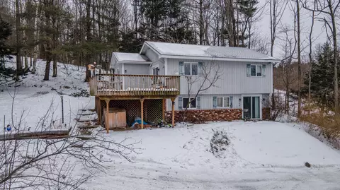 758 Prescott Rd, Manchester, ME 04351