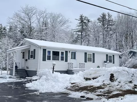 58 Olive St, Auburn, ME 04210
