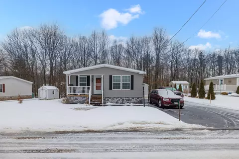 3 Commodore Dr, Biddeford, ME 04005