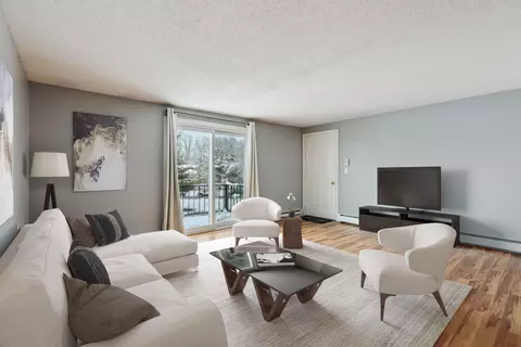 4 Academy Pl #8, Saco, ME 04072