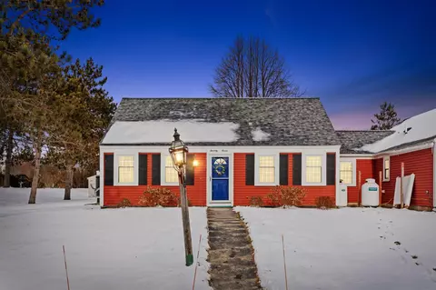 77 Starboard Dr #77, Cape Elizabeth, ME 04107