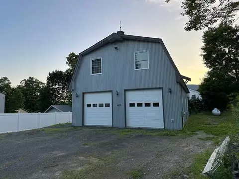 40 N Wiggin St, Greenville, ME 04441