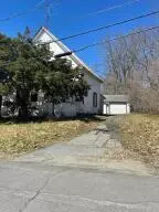 15 Perkins St, Madison, ME 04950