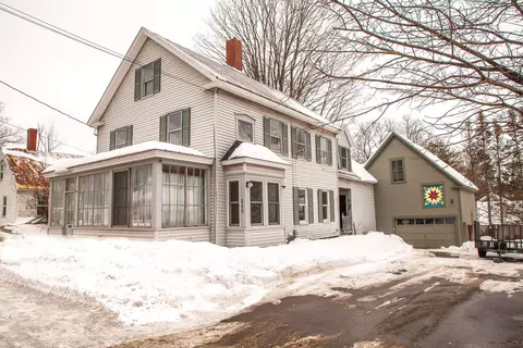 153 Perham St, Farmington, ME 04938
