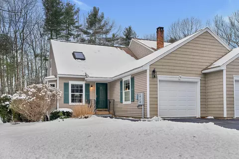 31 Dunnhill Dr #31, Kennebunk, ME 04043