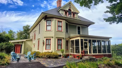 24 Elm St, Guilford, ME 04443