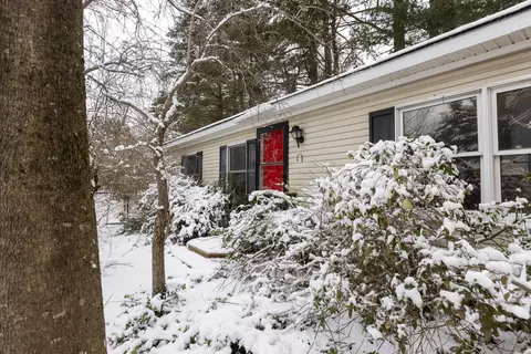 9 Goosefare Ln, Saco, ME 04072