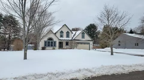 5 Page Pl, Orono, ME 04473