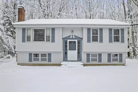 25 Oakwood Dr, Buxton, ME 04093