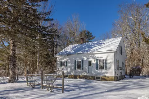 31 Annis Rd, Camden, ME 04843