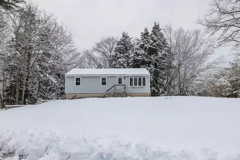 26 Jamieson St, Sanford, ME 04083
