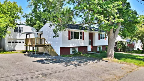 33 Wilkes St, Waterville, ME 04901