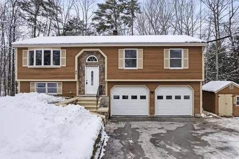 40 Lynwood Dr, Waterboro, ME 04061