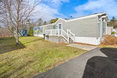 14 Fox Run Dr, Lewiston, ME 04240