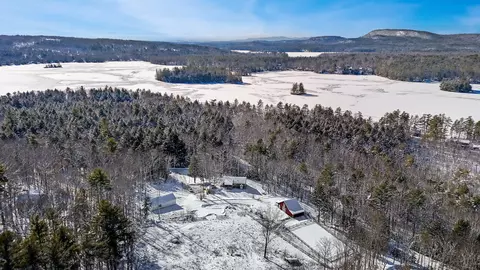 8 Slippery Way, Raymond, ME 04071
