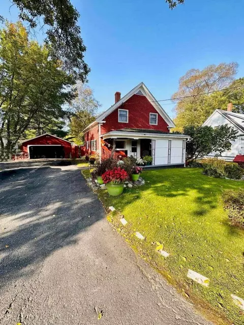 10 Pennell St, Skowhegan, ME 04976