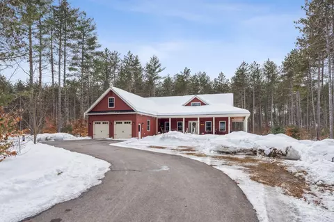 32 Christopher St, Fryeburg, ME 04037