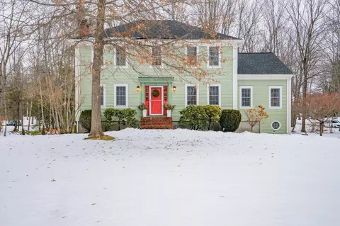1 Schooner Rd, Scarborough, ME 04074