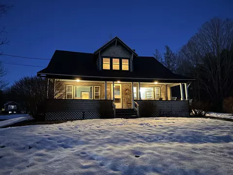 700 Oyster River Rd, Warren, ME 04864