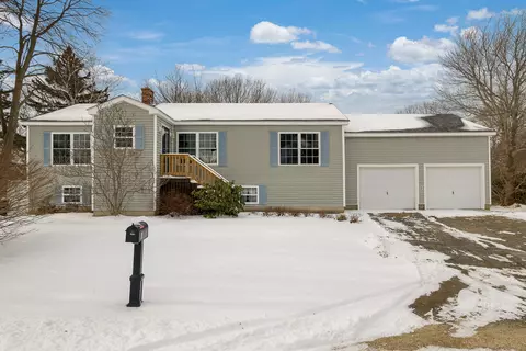 4 Fifth Ave, York, ME 03909