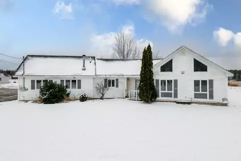 496 Lebanon Rd, Winterport, ME 04496