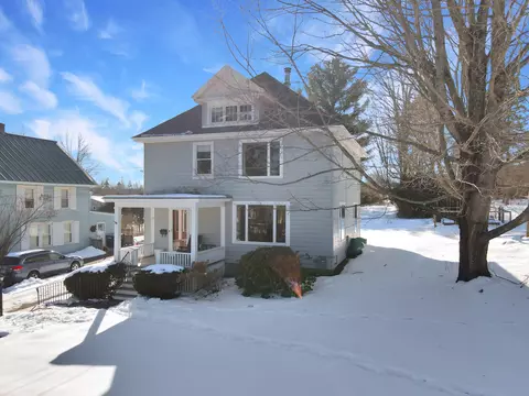 51 Forest Ave, Orono, ME 04473