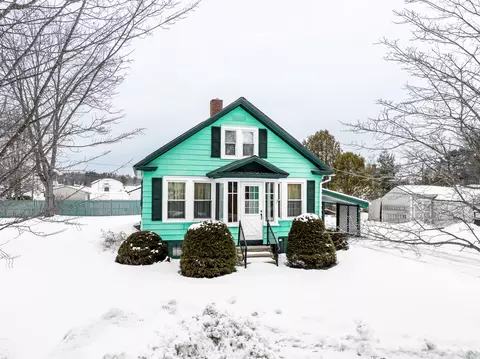 59 Hanover St, Skowhegan, ME 04976