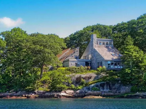 30 Narrows Dr, Deer Isle, ME 04627